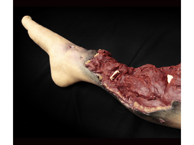 052_partLegRight_Light3